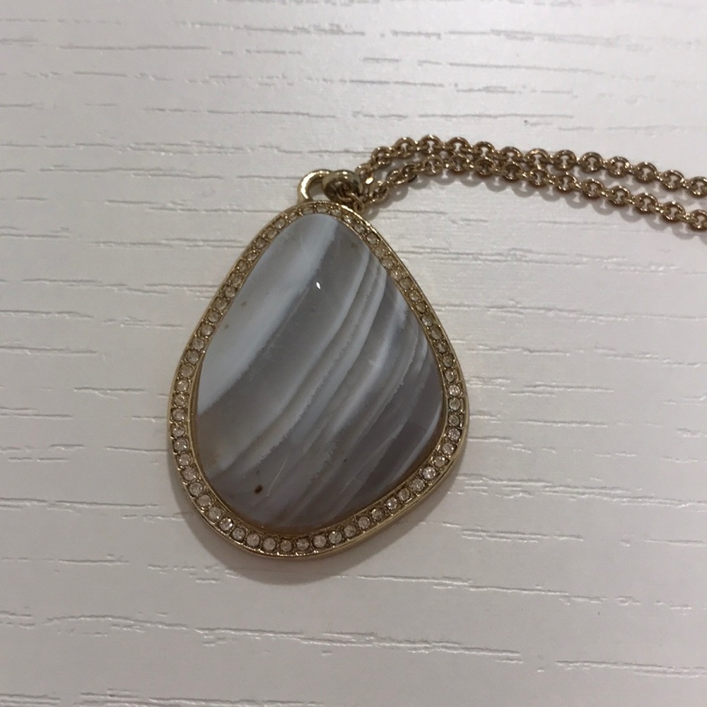 Banana republic pendant necklace